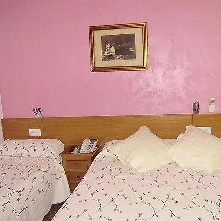 Hostal Miguel Angel Madrid Esterno foto